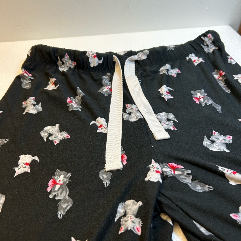 Pajamas Bottoms Cat Print - Black/pink
Rose and Vine. Size XS
5 Star Seller